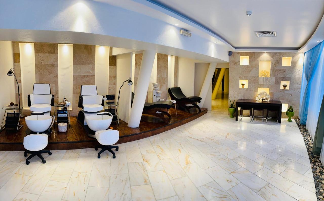 C Hotel Manama Zewnętrze zdjęcie